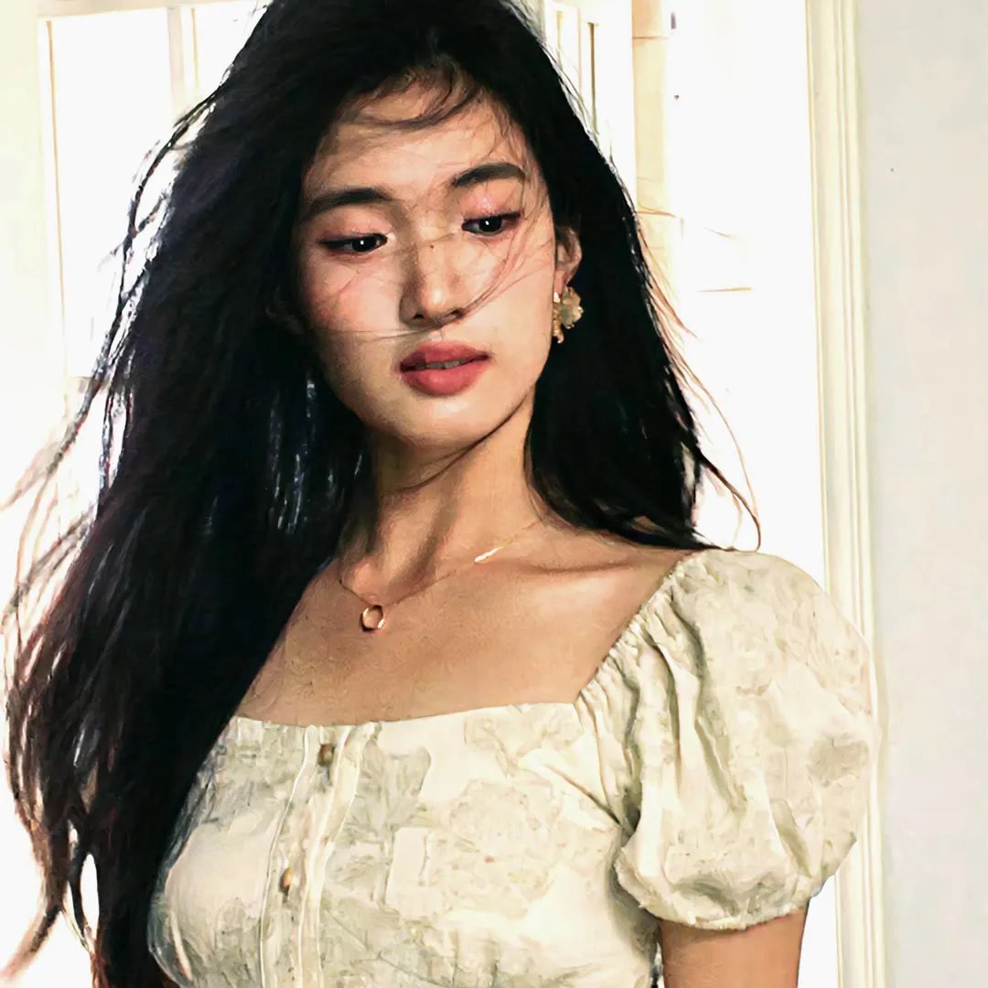 踉跄女孩